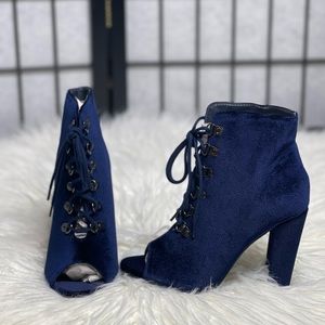 WOMENS HEELS SIZE 6 BLUE